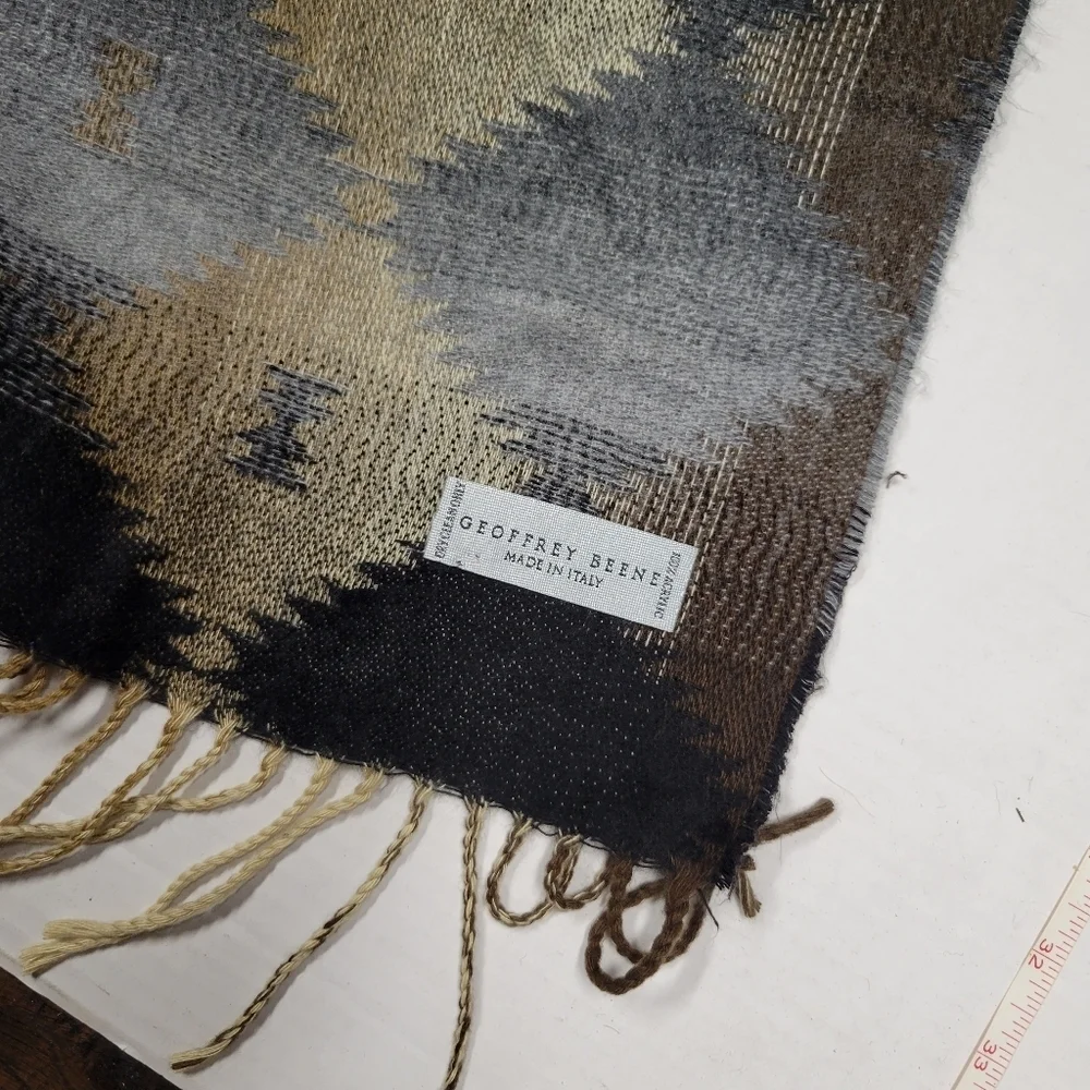GEOFFREY BEENE PLAID SCARF MADE IN ITALY